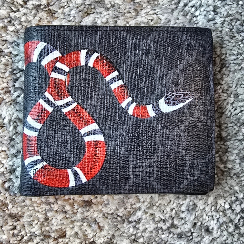 Gucci Kingsnake Print Bi-fold Wallet